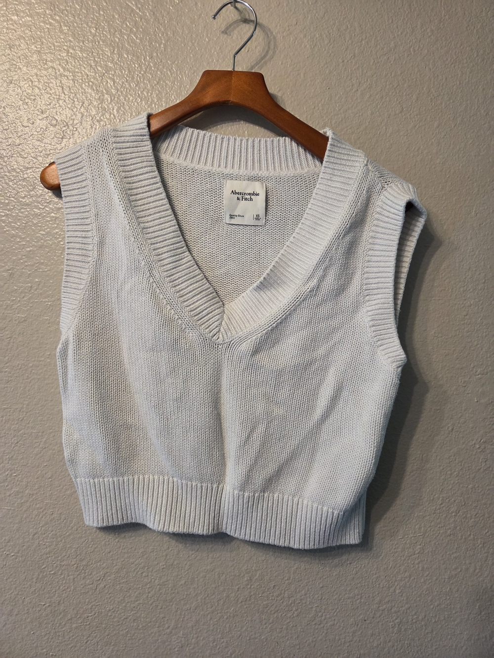 Abercrombie & Fitch White Knit V-Neck Sweater Vest Preppy Layering Oversized
